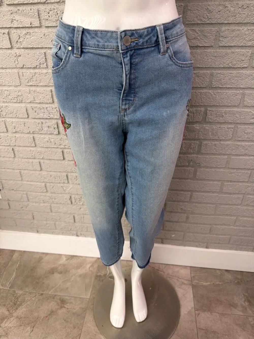 Ana Women’s Skinny Ankle Embroidered Floral Jeans Size 33/16